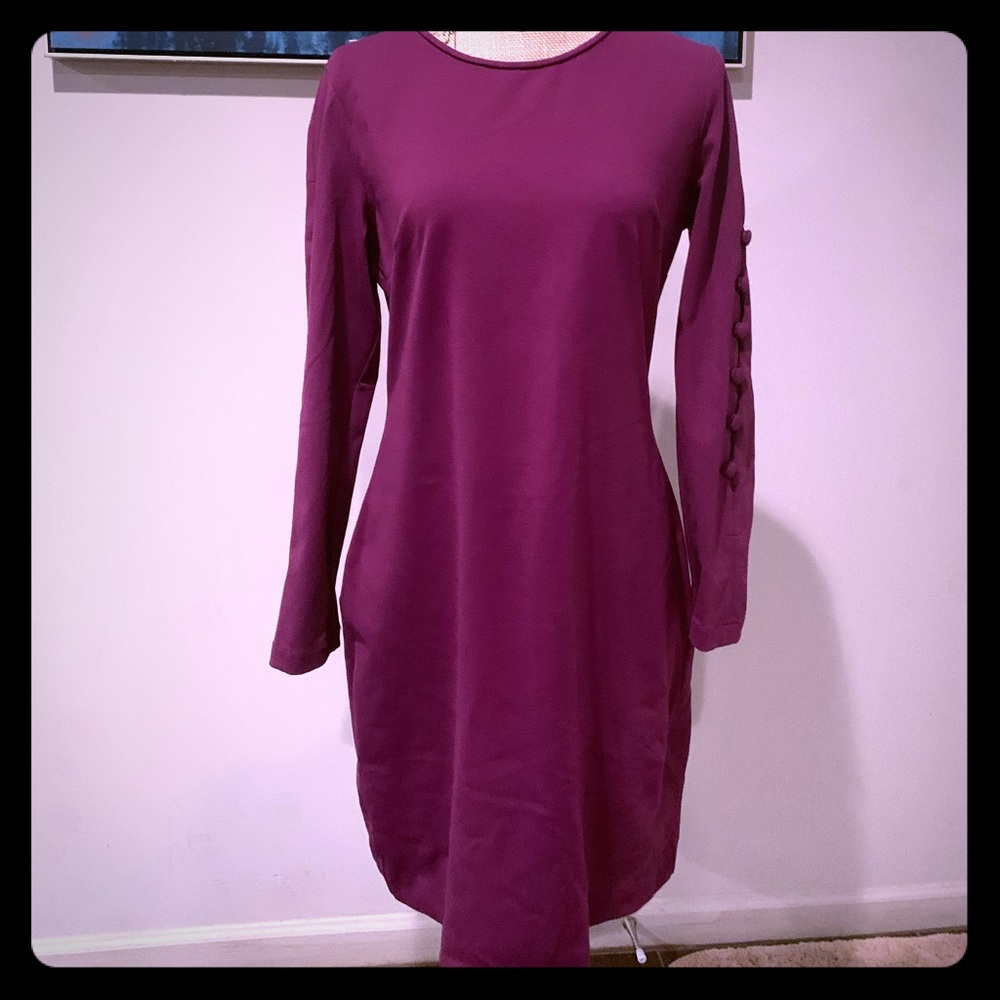 NWOT SIZE L Elegant Dress w/ Button Detail